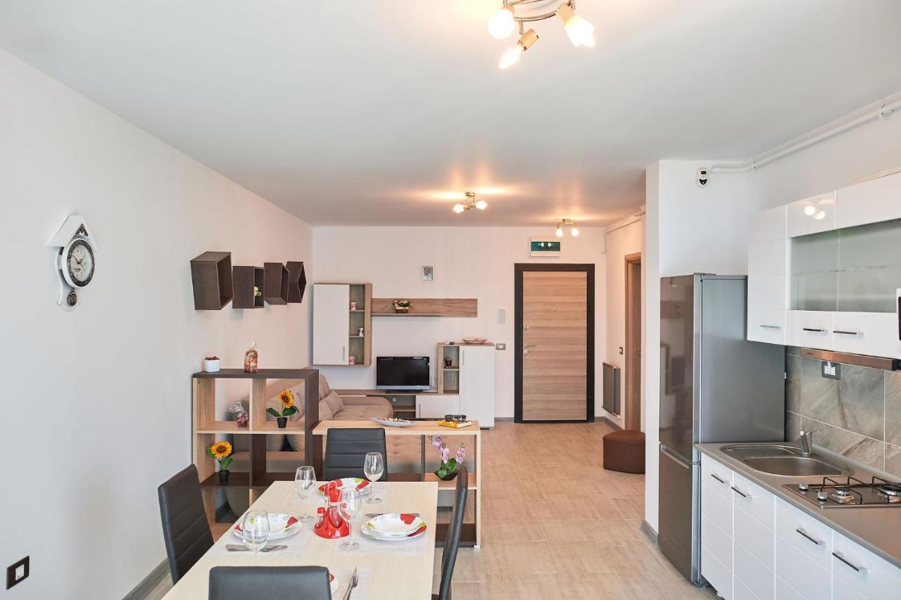 Rubic Apartment Spa N Pool Beach Resort Năvodari Buitenkant foto