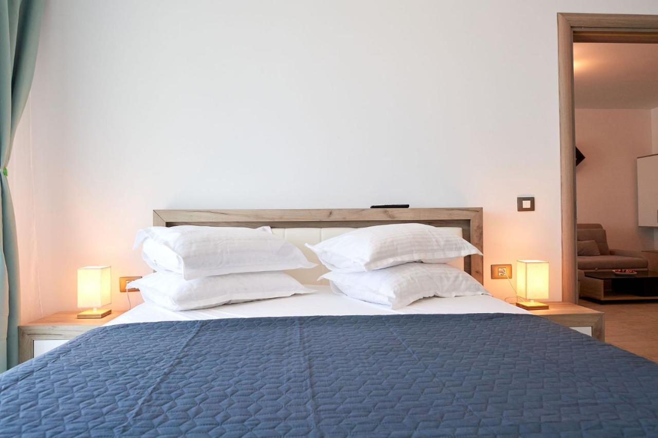 Rubic Apartment Spa N Pool Beach Resort Năvodari Buitenkant foto