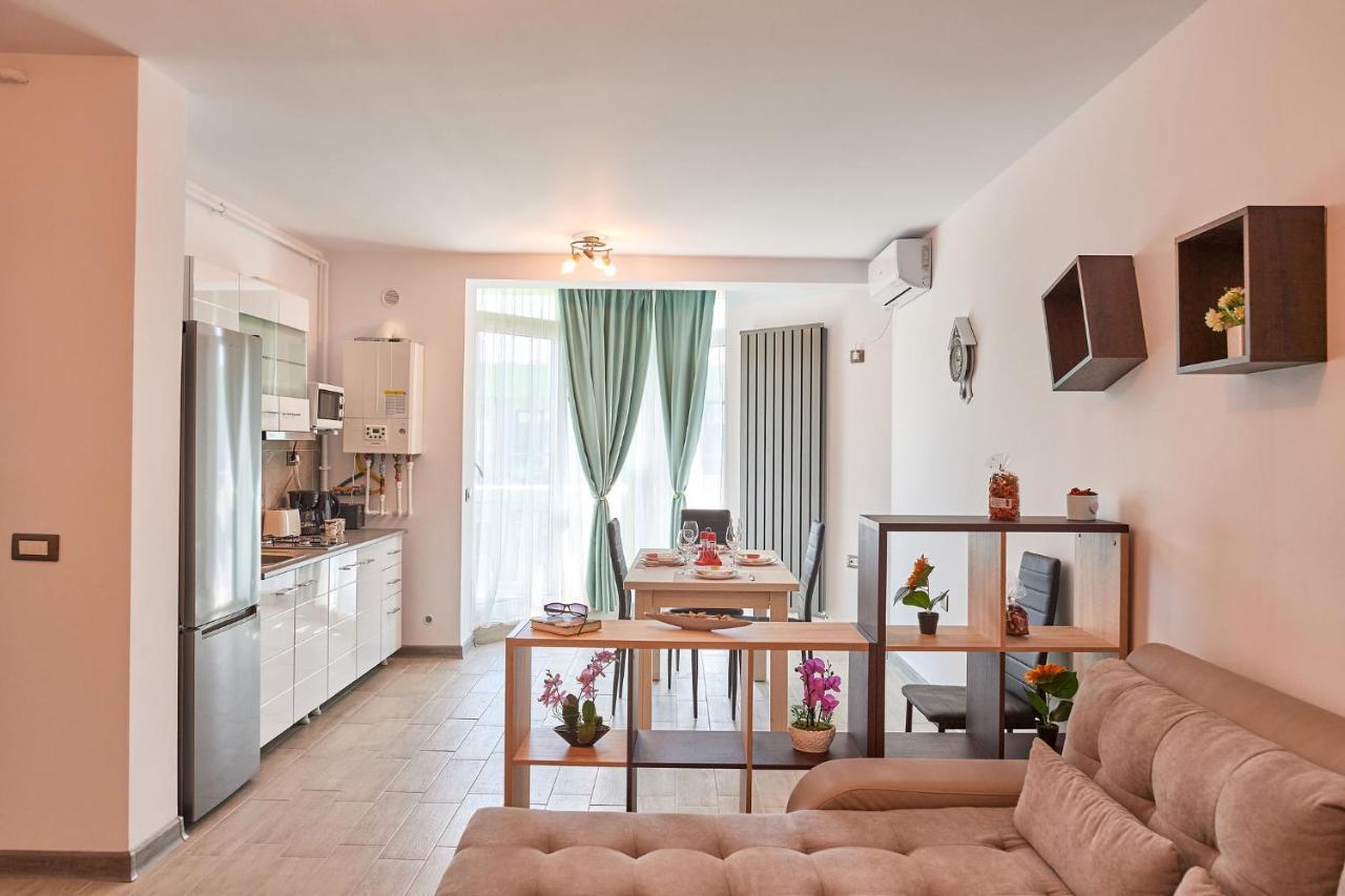 Rubic Apartment Spa N Pool Beach Resort Năvodari Buitenkant foto