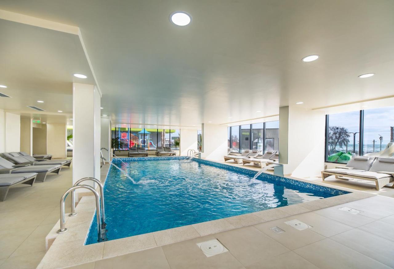 Rubic Apartment Spa N Pool Beach Resort Năvodari Buitenkant foto